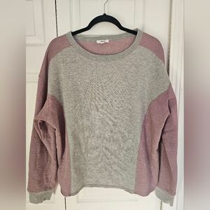 Women's Nuco Raglin Pullover Sz Xl (Fits Like A Large)